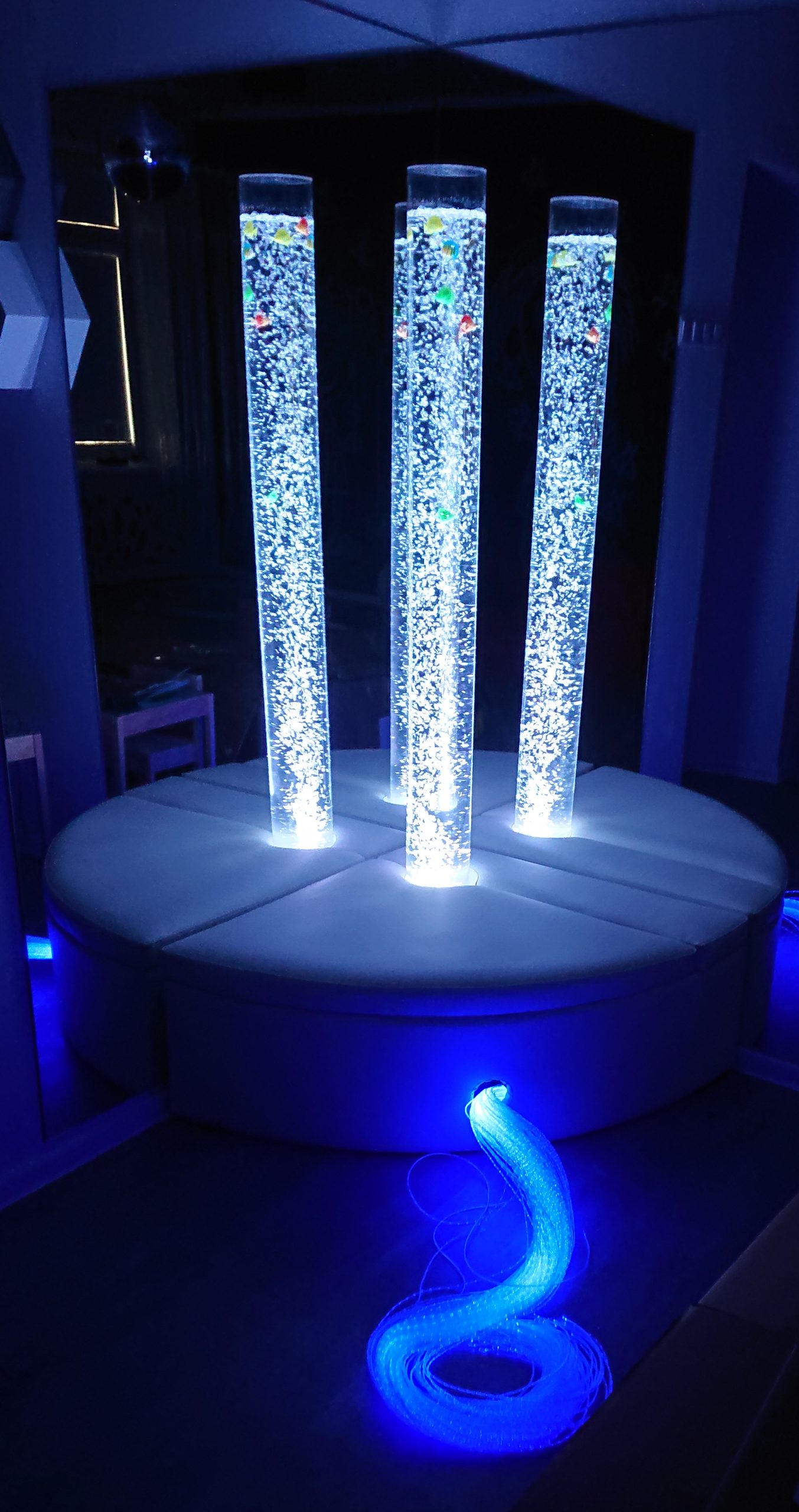 Corner Bubble Tube Kit (Incl. Large Tube, Fibre Optics, Padded Surround & Bracket) | Bubble Tube Plinth with Fibre Optics