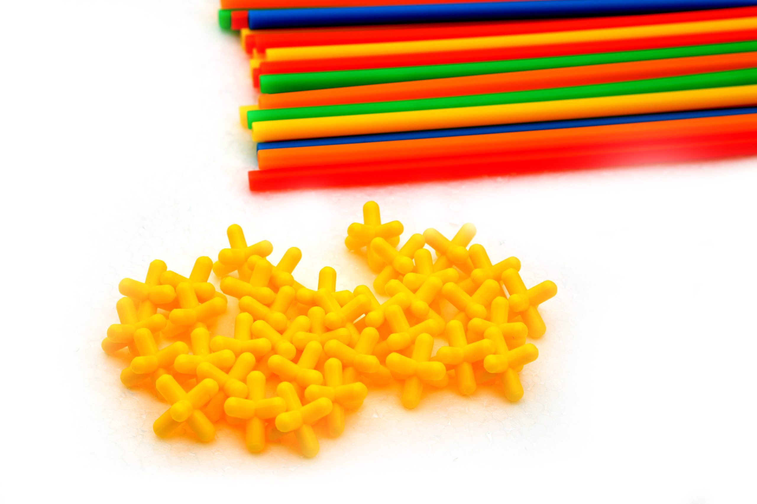 Straws & Connectors Construction Set (856 Pieces including wheels) | Sensory Construction